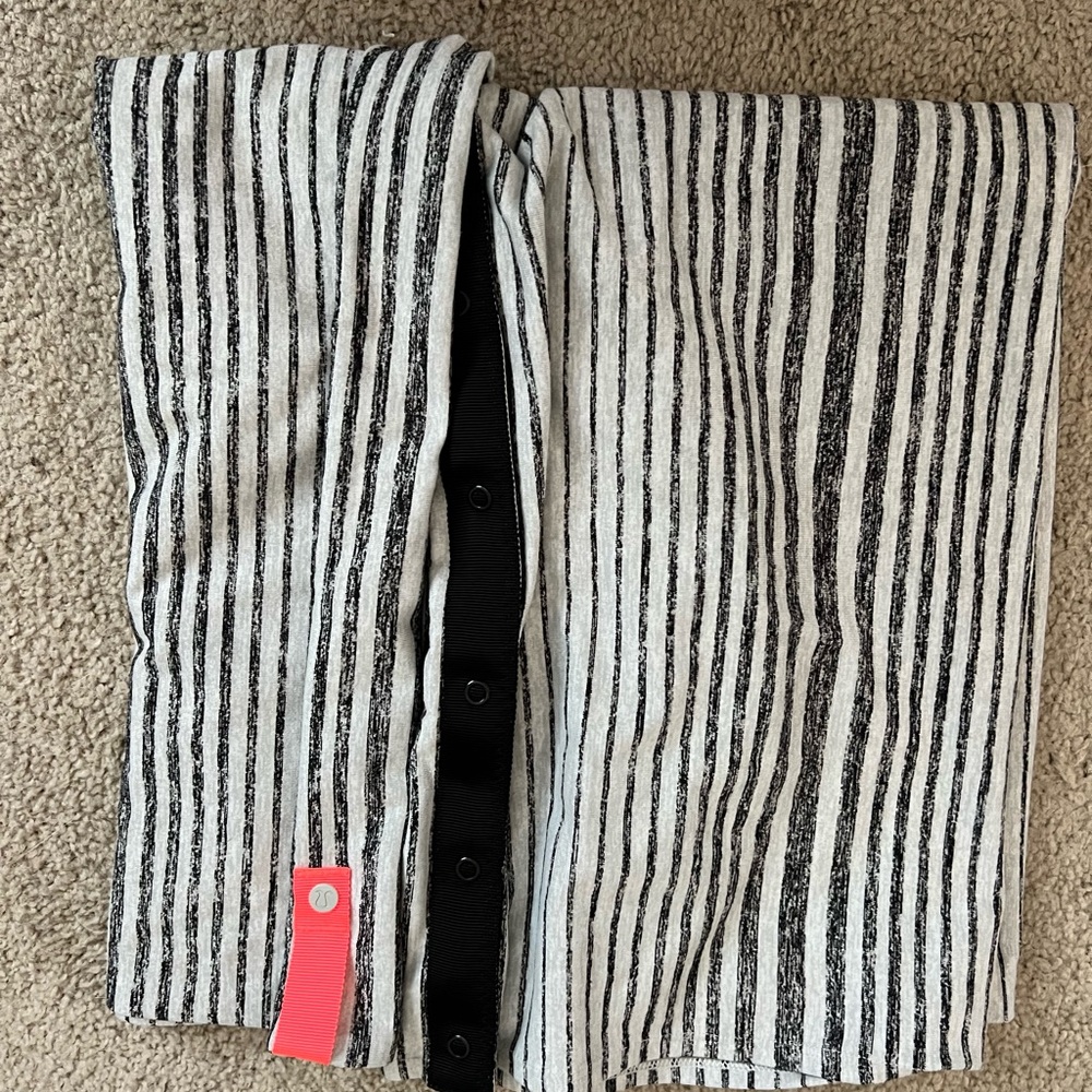 Lululemon infinity scarf.